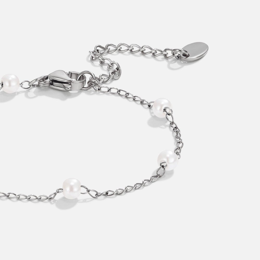 Nura Freshwater Pearl Silver Bracelet, close-up of chain with pearls and a lobster clasp on