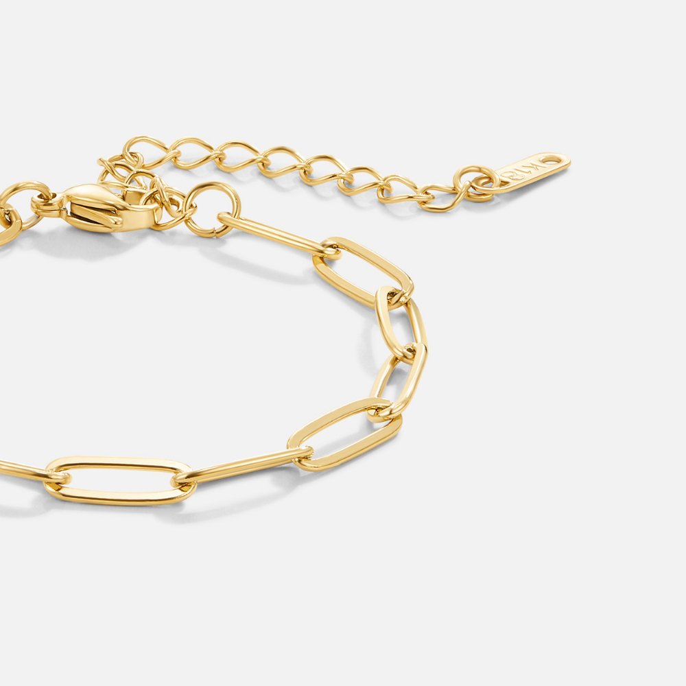 Paperclip Gold Bracelet, close-up of gold paperclip chain with lobster clasp and extender