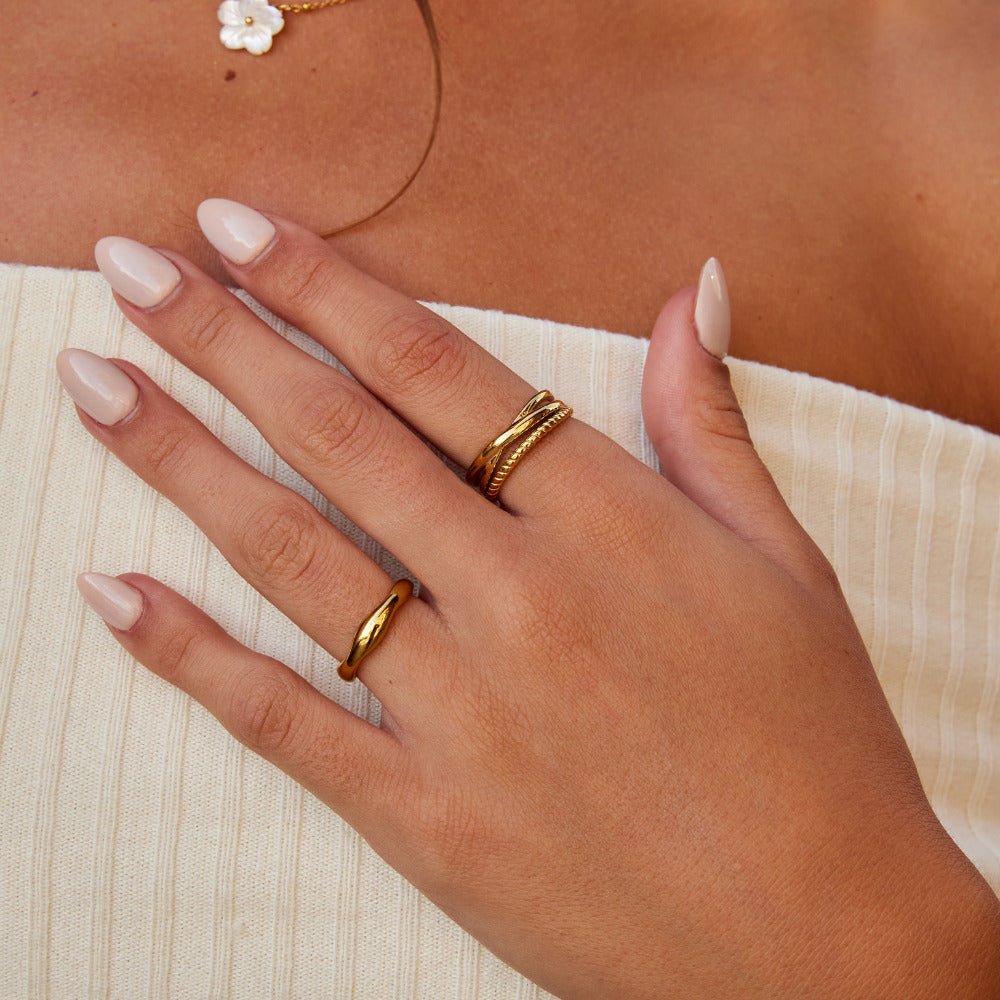 Ara Twisted Crossed Ring - Beautiful Earth Boutique