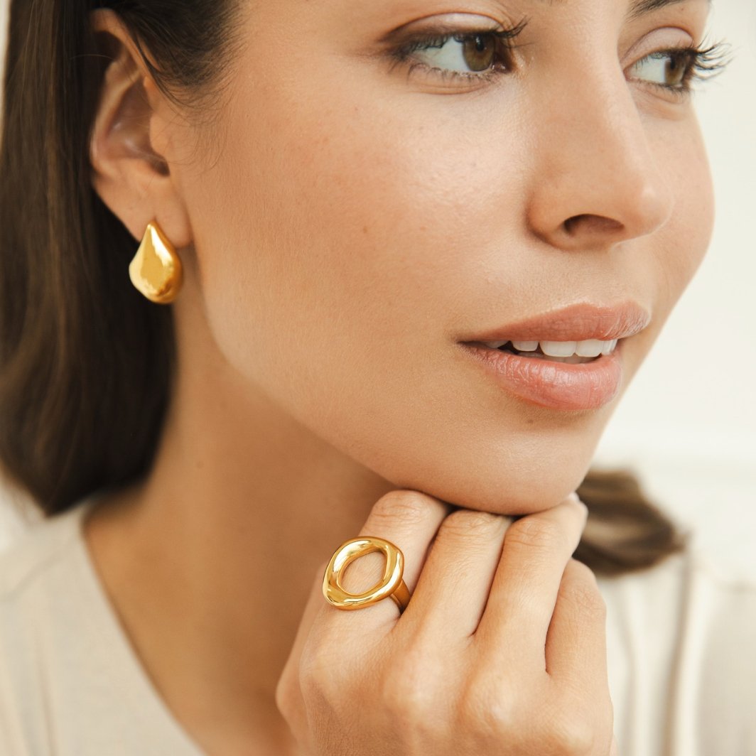 Lana Curved Hoop Earrings - Beautiful Earth Boutique