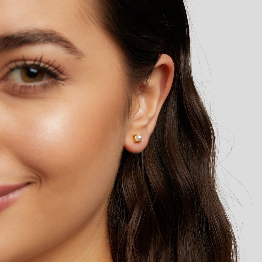 Sofia Pearl Stud Earrings - Beautiful Earth Boutique