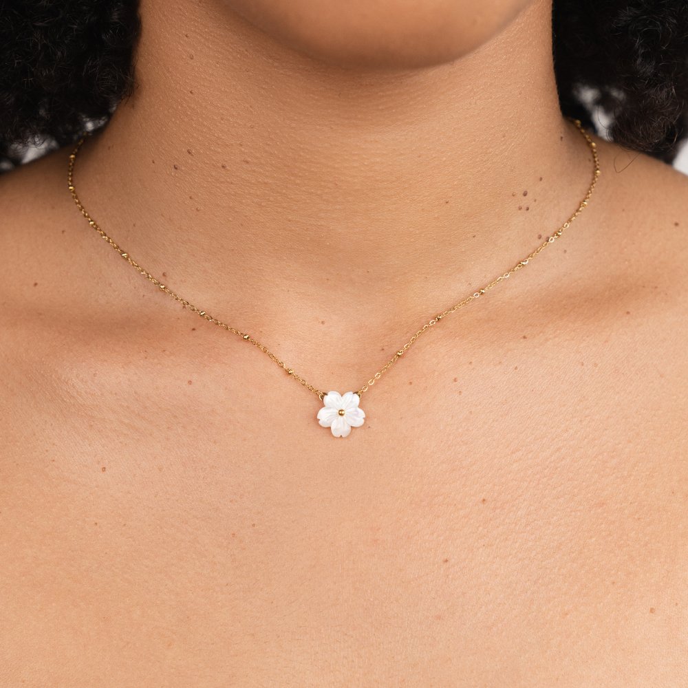 White Blossom Flower Necklace - Beautiful Earth Boutique